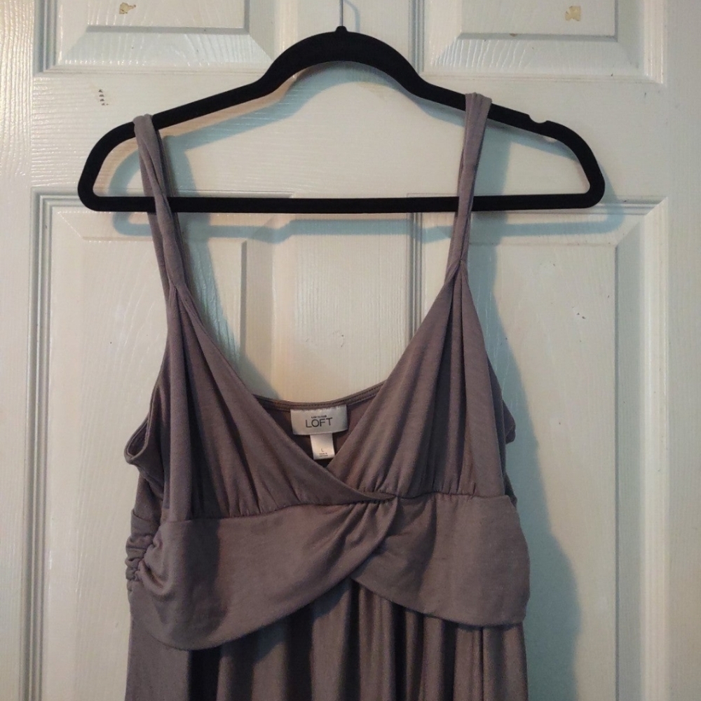 Sleeveless Grey Dress